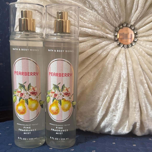 Bath & Body Works Other - Bath & Body Works Pearberry Fragrance Mist - White and Gold